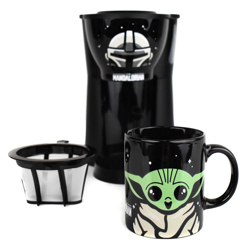 Uncanny Brands Star Wars Mandalorian Single Cup Coffee Maker with Mug, 4 of 17