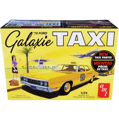 Skill 2 Model Kit 1970 Ford Galaxie "Taxi" with Luggage 1/25 Scale Model by AMT