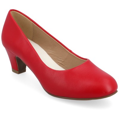 Red pumps low store heel