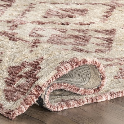 Ivory and Rust Diamond Pattern Synthetic Area Rug, 5' x 8'