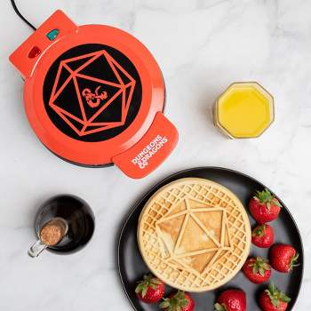 Uncanny Brands Dungeons & Dragons Waffle Maker