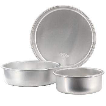 Our Table 3 Piece Round Aluminum Cake Pan Set in Silver