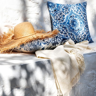 Togas Felicia Decorative Pillow
