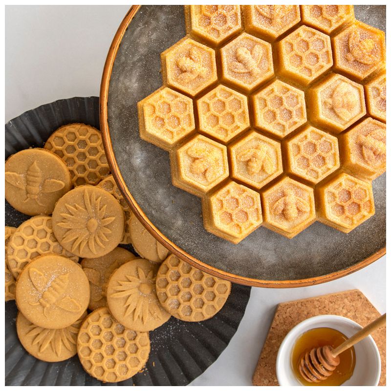 Nordic Ware Honeycomb Pull-Apart Pan, 2 of 8