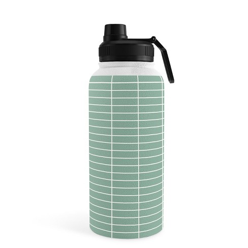 This Insulated Reusable Water Bottle Is Perfect For Minimalists