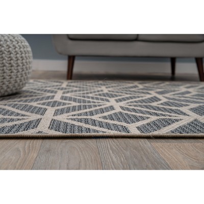 Blue and Beige Geometric 5' x 7' Indoor/Outdoor Area Rug