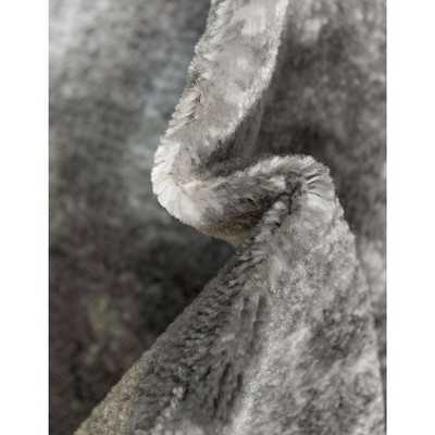 Larvotto Sofia 6'1" x 9' Reversible Gray Indoor Area Rug