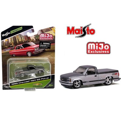Maisto 1:64 1993 Chevrolet 454 SS Custom – Two Tone Silver Grey – Design Lowriders