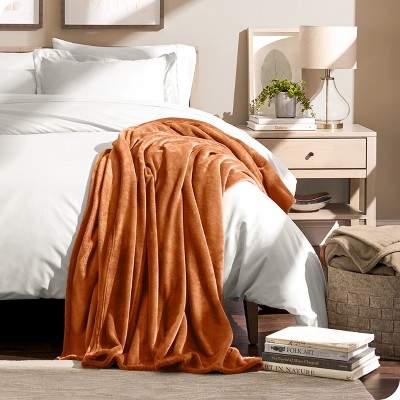 Sienna Twin/Twin XL Microfleece Ultra-Soft Reversible Throw Blanket
