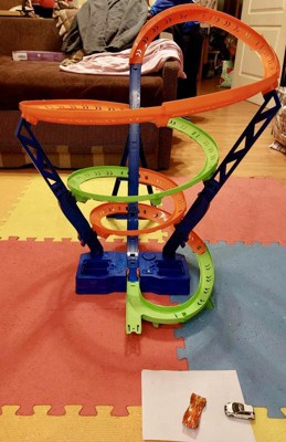 Hot Wheels Crash Spiral Track Set - Playpolis