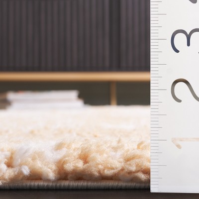 Ivory and Gold 4' x 6' Rectangular Shag Area Rug