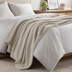 Sapphtopaz Dream Soft Throw Blanket All Seasons Comfort Blanket, Faux Feathersoft Blanket Machine Washable for Living Room or Bedroom - 1 of 4