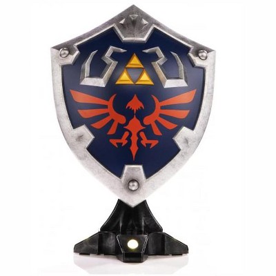 Dark Horse Comics The Legend of Zelda Breath of the Wild Hylian Shield Statue | Collector Edition
