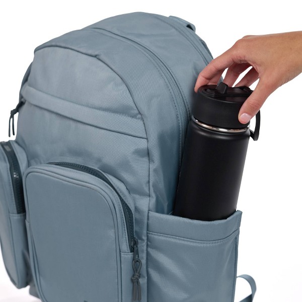 Mochila Altitude de 17" con compartimento para laptop y bolsillos 7