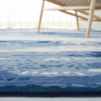 Hand-Tufted Blue Wool Round Area Rug
