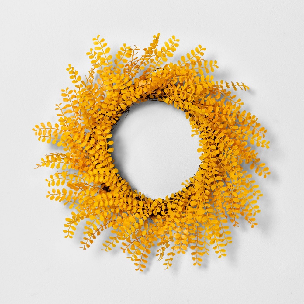 how to make faux wreaths look realistic