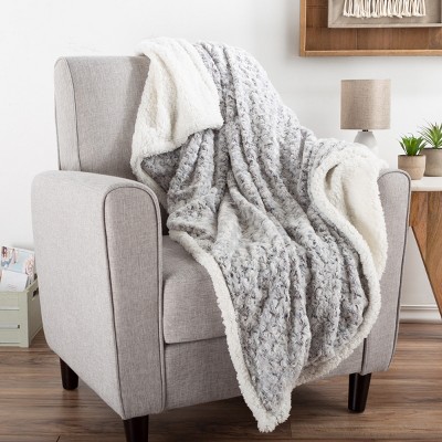 Hastings Home Plush Flower Fleece SheLavishrpa Throw Blanket - Gray