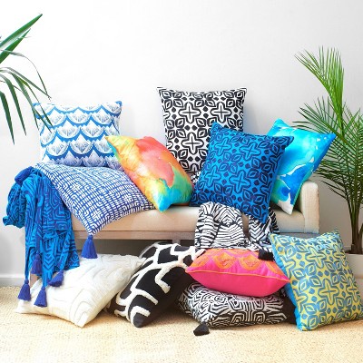 Kobo Black and White Cotton Tufted Square Pillow