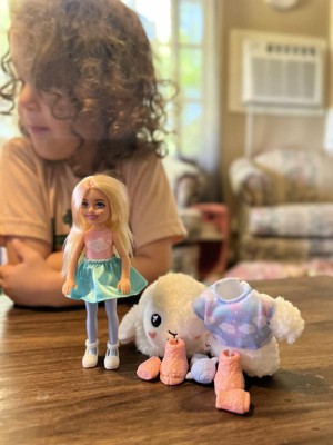 Cutie Reveal Chelsea - Cozy Lamb Tee - Barbie