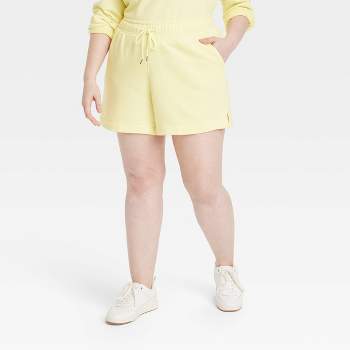 Women's Mid-Rise Fleece Shorts - Universal Thread™