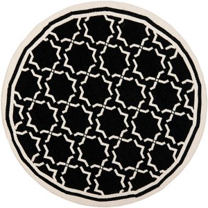 Dhurries DHU545 Hand Woven Flat Weave Indoor Rugs - Safavieh - 1 of 4