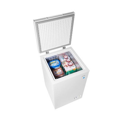 Compact White Energy Star Chest Freezer with Manual Defrost