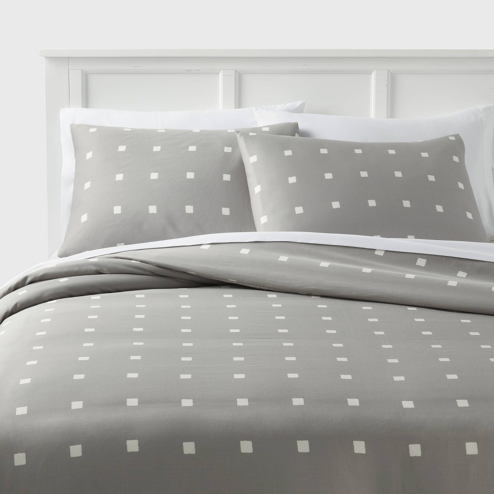 King Printed Easy Care Duvet Cover and Sham Set Light Gray/White Dot - Room Essentials™