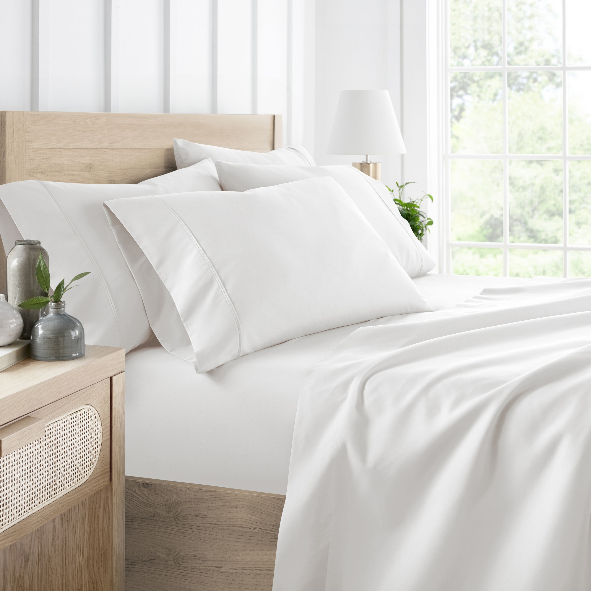 4 Piece Microfiber Bed Sheet Set, White