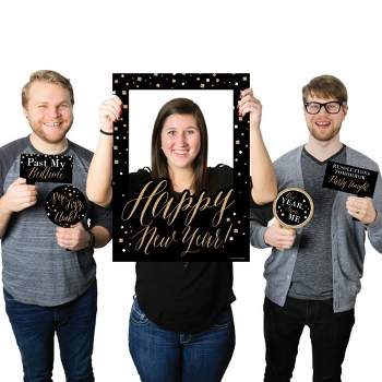 Big Dot of Happiness New Year's Eve - Gold - New Years Eve Party Selfie Photo Booth Picture Frame & Props - Printed on Sturdy Material