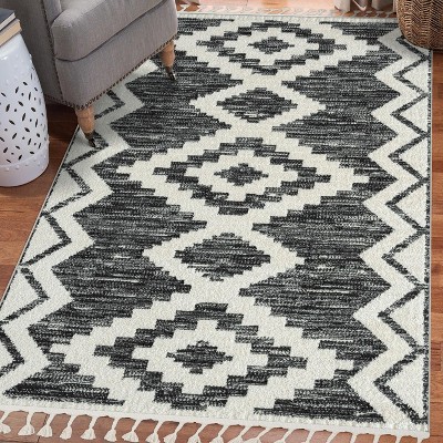 Luxe Weavers South Western Diamond Fringe Area Rug