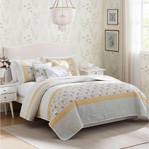 Sapphtopaz 6 Piece Bedding Quilt Set Floral Print Pattern Contrasting Colors Reversible Quilt Set with Throw Pillows - 1 of 4