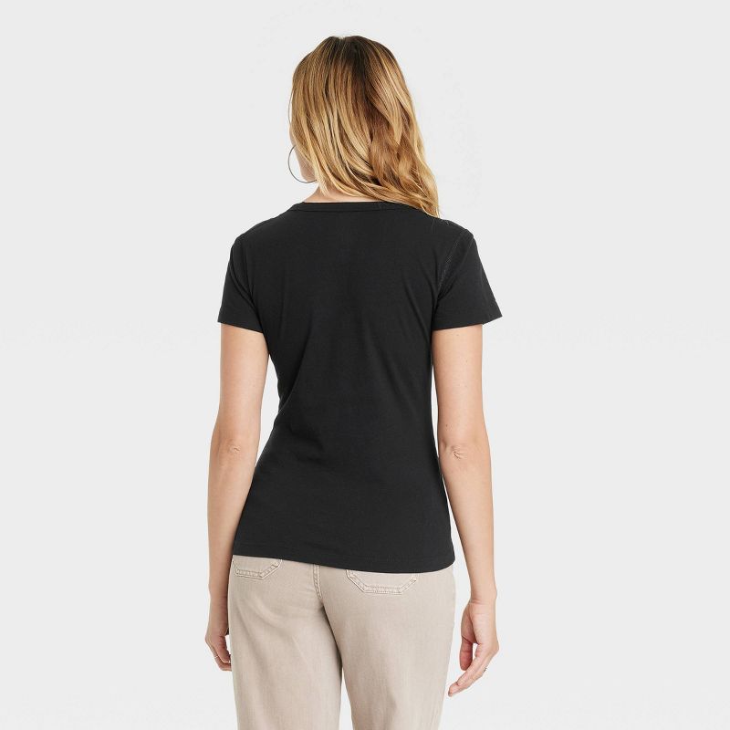 Women's Sensory Friendly Fitted V-Neck Short Sleeve T-Shirt - Universal Thread™, 3 of 7