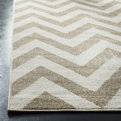 Amherst Wheat & Beige Geometric Synthetic 30" Area Rug