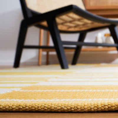 Gold and Ivory Handwoven Wool 4' x 6' Area Rug