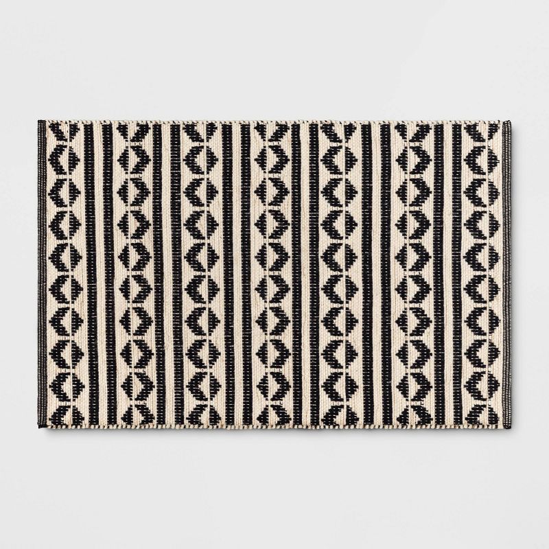 2&#39;6&#34;x4&#39; Geometric Woven Accent Rug Black - Project 62&#8482;, 1 of 9