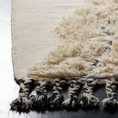 Ivory and Black Hand-Knotted Wool Area Rug, 3' x 5'