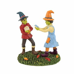 Department 56 Villages 3.0 Inch The Squirting Frog Trick Halloween Green Skin Frog Village Figurines - 1 of 3