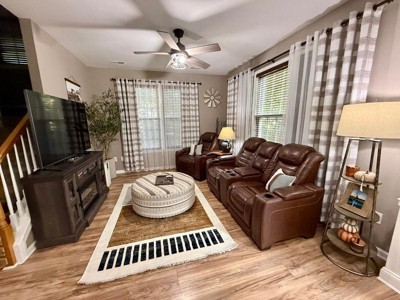 Guest review image 1 of 3, zoom in