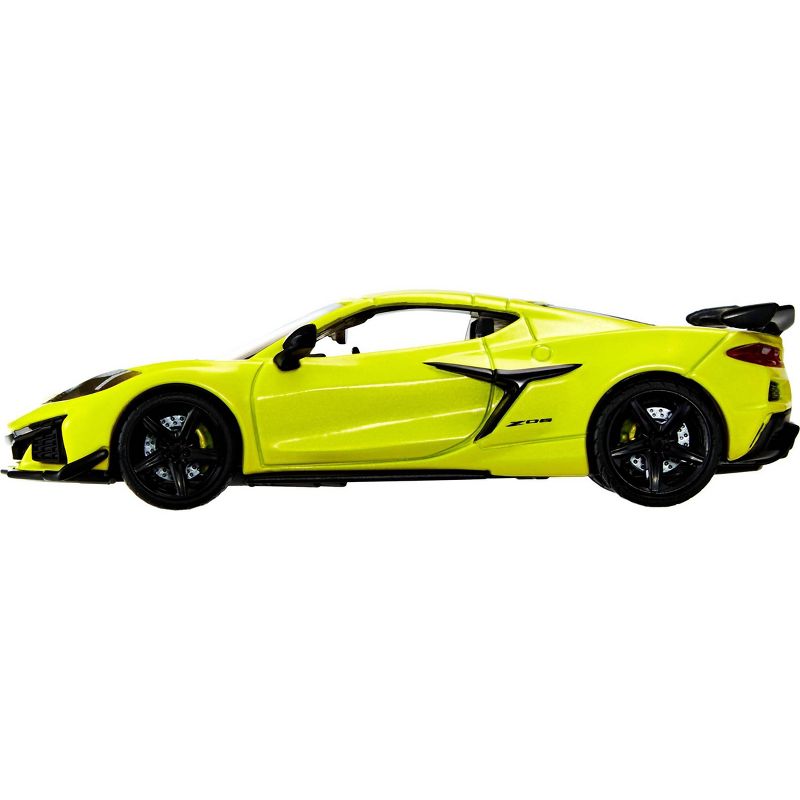 Hot Wheels Premium &#39;23 Corvette Z06 - 1:43 Scale, 3 of 7