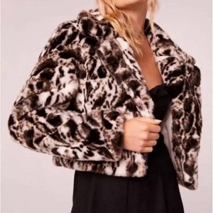 Women's Crop Faux Fur Sweater - Band Of Gypsies - 1 of 2