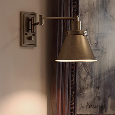 Urban Ambiance Luxury Traditional Wall Light,  9.625"H x 8.25"W,  Olde Brass Finish, UHP3312