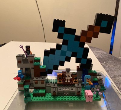 LEGO Minecraft 2023 The Sword Outpost Build Diamond Sword (21244) 
