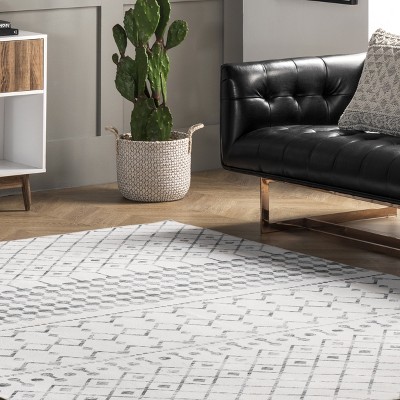Eco-Friendly Reversible Gray Synthetic Area Rug, 3' x 5'