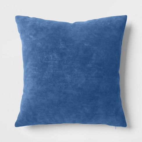 Velvet pillows target new arrivals