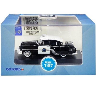 1954 Pontiac Chieftain 4-Door Sedan Black and White "CHP" (California Highway Patrol) 1/87 (HO) Scale Diecast Model Car by Oxford Diecast