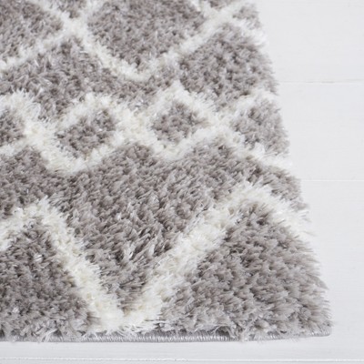 Gray and White Geometric Shag Area Rug, 5' x 7'