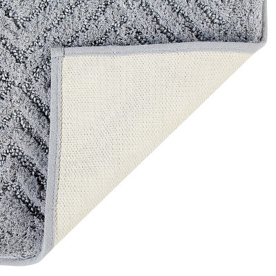 Silver Diamond Pattern Tufted Bath Rug 24" x 40"