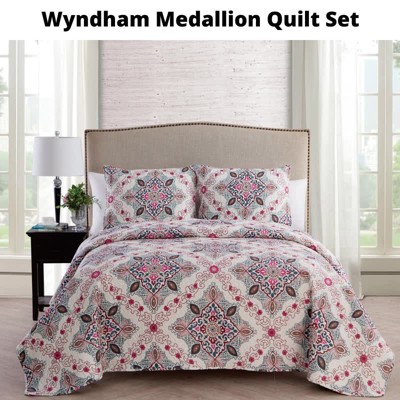 Wyndham 3-Piece Medallion Quilt Set