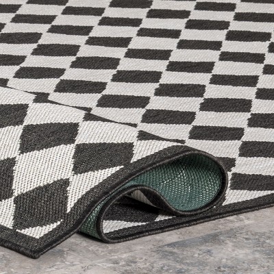 Black and White Checkered Synthetic Indoor Outdoor Rug, 4' x 6'