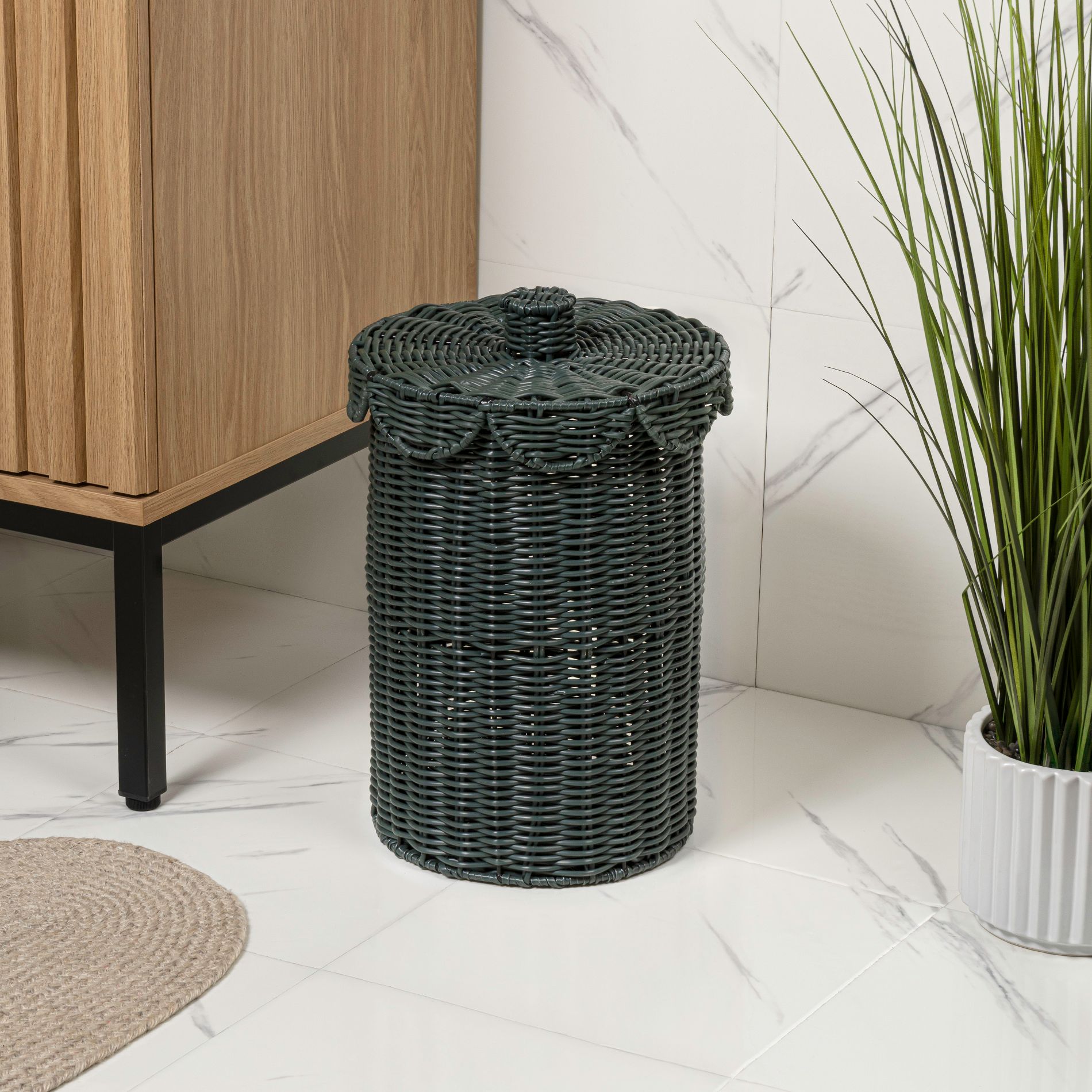 happimess Fern Modern Bohemian Resin 2.9-Gallon Cylinder Wicker Wastebasket with Scalloped Lid